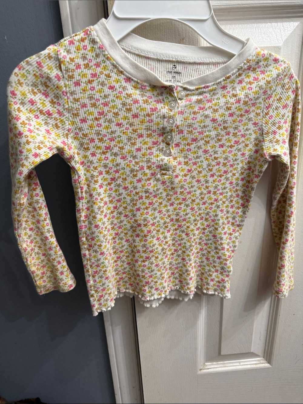 Old Navy Girls' White Floral Henley Long-Sleeve Top size 3T